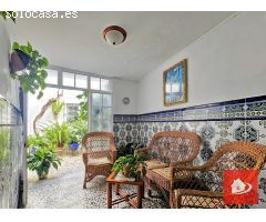 CASA EN BARRIO ALTO