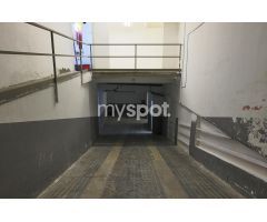Almacen de 640 m² con licencia para 14 plazas de parking