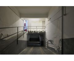 Almacen de 640 m² con licencia para 14 plazas de parking