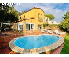 Casa con piscina con licencia turistica en Castell-Platja dAro