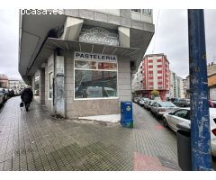 ¡Local en Alquiler en Rúa Montero Ríos, Lugo!