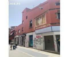 EDIFICIO SITUADO EN FRENTE DE LA IGLESIA DE MALGRAT DE MAR