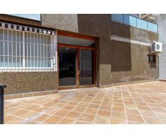 Un local con muchas posibilidades y gran terraza