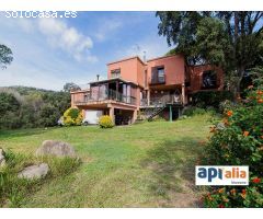 CASA A 4 VIENTON EN PARCELA DE 1680M2