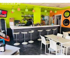 Bar Esquina con Terraza y Cocina Totalmente Equipada