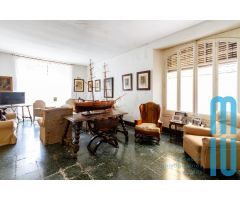 ¡Impresionante Casa Señorial en el Centro de Arenys de Mar!