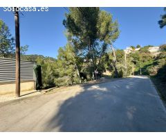 GRAN PARCELA EN LA URBANIZACION LA VALL DE SANTA SUSANNA!!