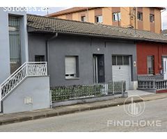 Adosado en Venta en Olot, Girona