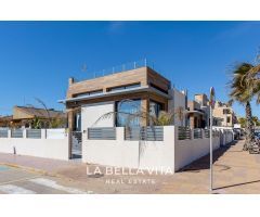 Villa de Lujo en Venta en Torrevieja, Alicante