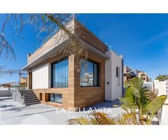 Villa de Lujo en Venta en Torrevieja, Alicante