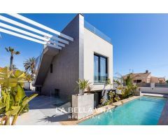 Villa de Lujo en Venta en Torrevieja, Alicante