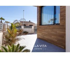 Villa de Lujo en Venta en Torrevieja, Alicante