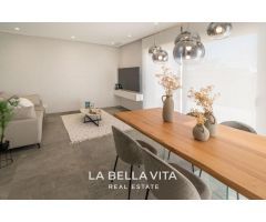 Villa de Lujo en Venta en Pilar de la Horadada, Alicante