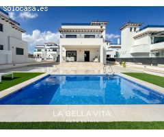 Villa en Venta en La Marina, Alicante