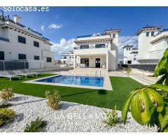 Villa en Venta en La Marina, Alicante