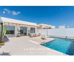 Villa de Lujo en Venta en Benijófar, Alicante