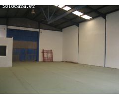 NAVE IGNIFUGADA CON BUEN ACCESO Y PATIO TRASERO EN POL. JUNTO AL CEMENTERIO SAN VICENTE DEL RASPEIG