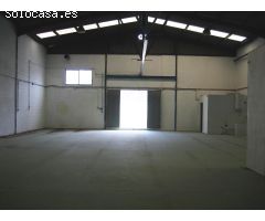NAVE IGNIFUGADA CON BUEN ACCESO Y PATIO TRASERO EN POL. JUNTO AL CEMENTERIO SAN VICENTE DEL RASPEIG