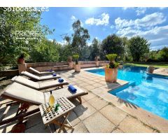 Espaciosa Villa con pista de tenis y piscina
