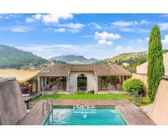 Exclusivo chalet con piscina privada y vistas a la montaña