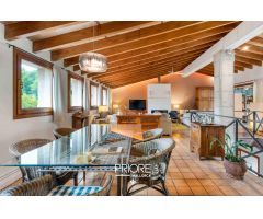 Exclusivo chalet con piscina privada y vistas a la montaña