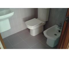 Ático de un dormitorio con terraza, plaza de garaje y trastero