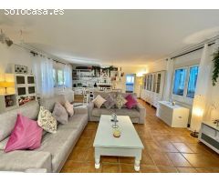 PRECIOSO CHALET ESTILO MEDITERRANEO EN PUEBLO LEVANTINO
