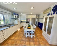 PRECIOSO CHALET ESTILO MEDITERRANEO EN PUEBLO LEVANTINO