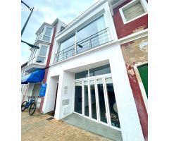 Espectacular Casa en Primera Línea del Puerto de Mahón con Impresionantes Vistas al Mar