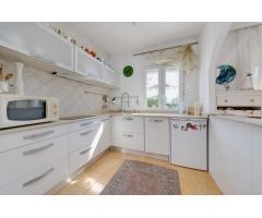 VILLA INDEPENDIENTE EN ORIHUELA COSTA( LA ZENIA) CON PISCINA PRIVADA.