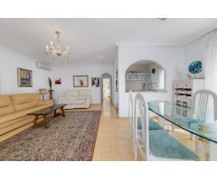 VILLA INDEPENDIENTE EN ORIHUELA COSTA( LA ZENIA) CON PISCINA PRIVADA.