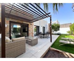 VILLA DE 3 DORMITORIOS 2 BAÑOS EN LOMAS DE CABO ROIG ( ORIHUELA COSTA)