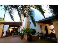 VILLA DE 6 DORMITORIOS 2 BAÑOS EN AGUAS NUEVOS (TORREVIEJA)