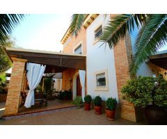 VILLA DE 6 DORMITORIOS 2 BAÑOS EN AGUAS NUEVOS (TORREVIEJA)