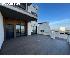 BUNGALOW PLANTA CON PARCELA DE 380 M2 Y PISCINA PRIVADA. PARKING. 2 DORM. 2 BAÑOS. 100 M2
