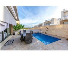 VILLA DE 3 DORMITORIOS 3 BAÑOS EN ORIHUELA COSTA (PAU 26)