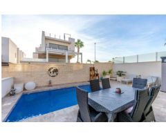 VILLA DE 3 DORMITORIOS 3 BAÑOS EN ORIHUELA COSTA (PAU 26)
