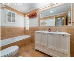 ADOSADO DE 4 DORMITORIOS 3 BAÑOS EN LOS DOLSES  ( ORIHUELA COSTA)