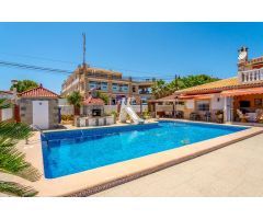 CHALET ADOSADO EN LA REGIA, CABO ROIG ( CAMPOAMOR )