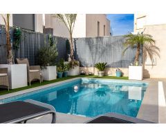 VILLA DE 3 DORMITORIOS 2 BAÑOS EN VILLAMARTIN ( ORIHUELA COSTA )