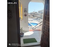 BUNGALOW EN PLANTA ALTA CON PISCINA COMUNITARIA - ZONA AGUAS NUEVAS, TORREVIEJA -