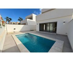 CHALET ADOSADO DE 3 DORMITORIOS 2 BAÑOS EN LA ZENIA (ORIHUELA COSTA )