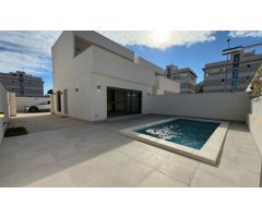 CHALET ADOSADO DE 3 DORMITORIOS 2 BAÑOS EN LA ZENIA (ORIHUELA COSTA )