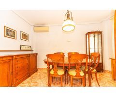 SE ALQUILA CHALET MINIMO POR 1 AÑO, DE 3 DORMITORIOS 2 BAÑOS EN VILLA MARTIN (ORIHUELA COSTA)