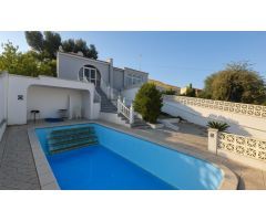 CHALET PAREADO EN TORREVIEJA