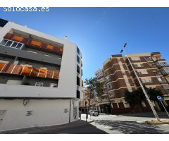 APARTAMENTO EN TORREVIEJA DE 2 DORM. 2 BAÑOS. 85 M2. GARAJE INCLUIDO. ZONA BARBACOA.