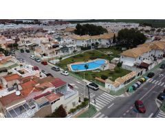 ADOSADO DE 3 DORMITORIOS 2 BAÑOS EN TORREVIEJA ( LOS BALCONES )