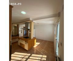 VILLA PAREADA  EN TORREVIEJA  CON PISCINA PRIVADA DE 4 DORMITORIOS. 2 BAÑOS.