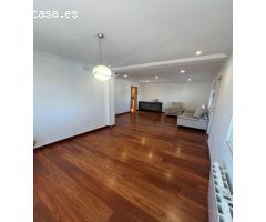 VILLA PAREADA  EN TORREVIEJA  CON PISCINA PRIVADA DE 4 DORMITORIOS. 2 BAÑOS.