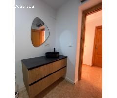 VILLA PAREADA  EN TORREVIEJA  CON PISCINA PRIVADA DE 4 DORMITORIOS. 2 BAÑOS.